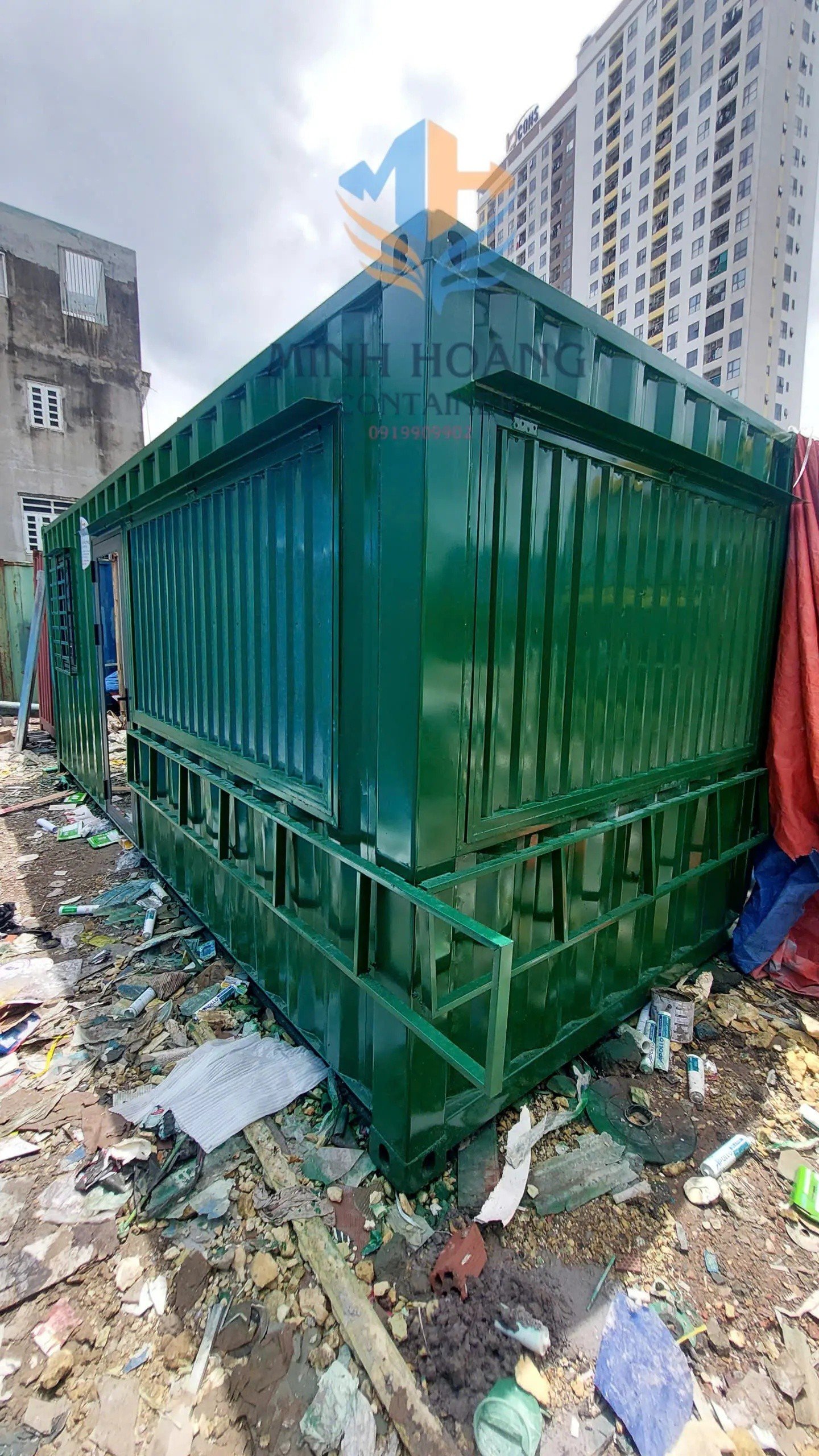 Container Cafe 20 Feet Xanh Lá Chia 2 Phòng Ốp Gỗ Hiện Đại